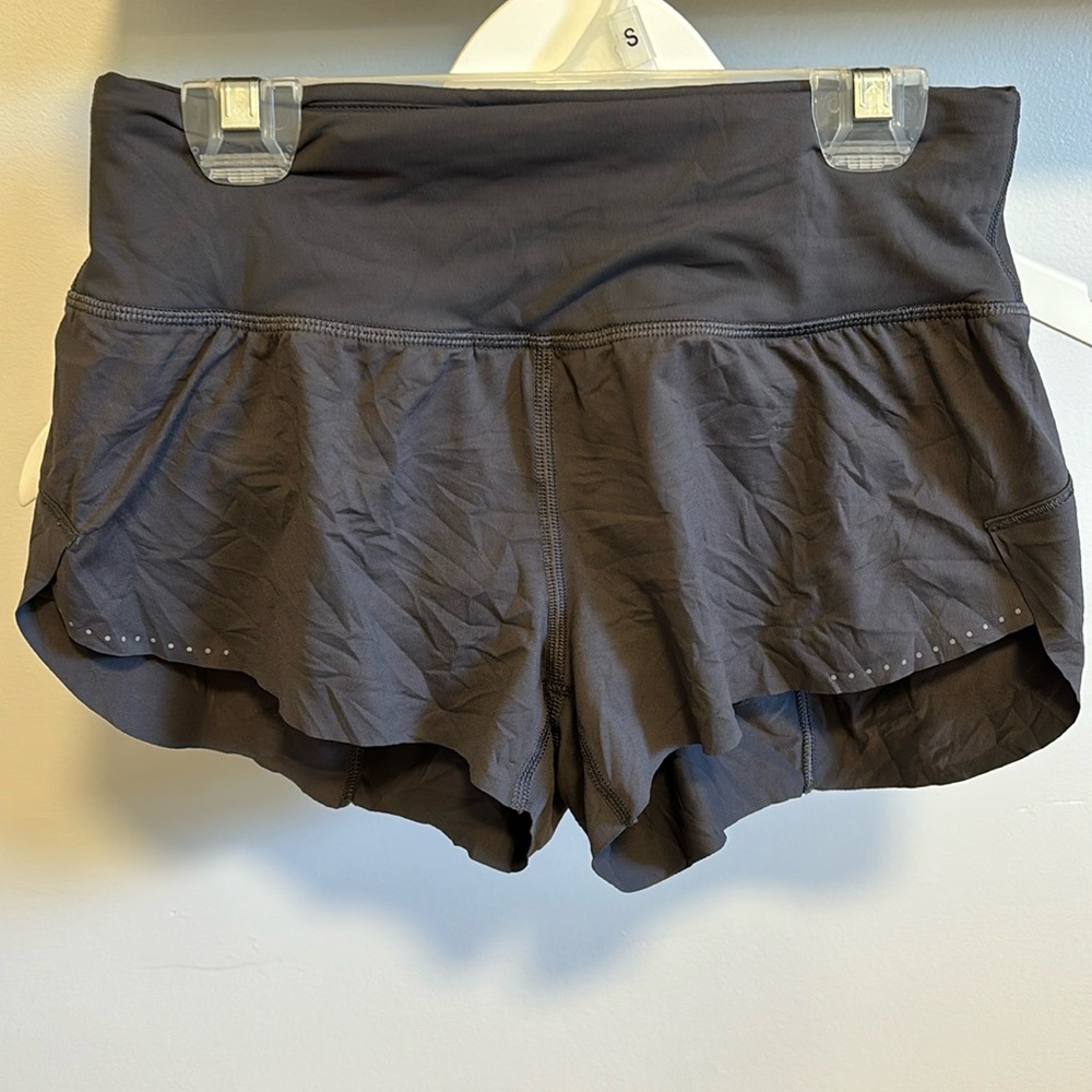 Lululemon Chase Me short.